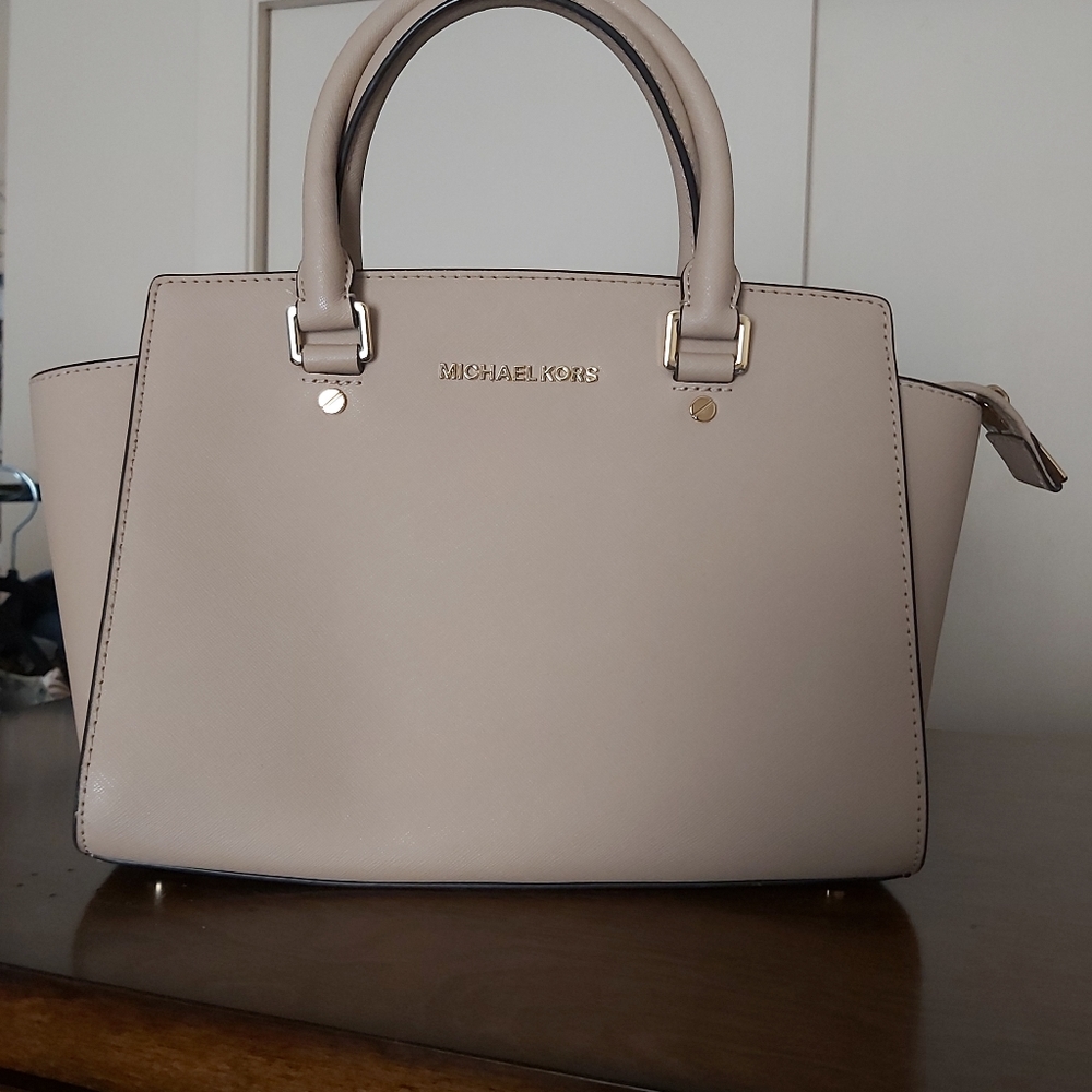 Michael kors selma bag